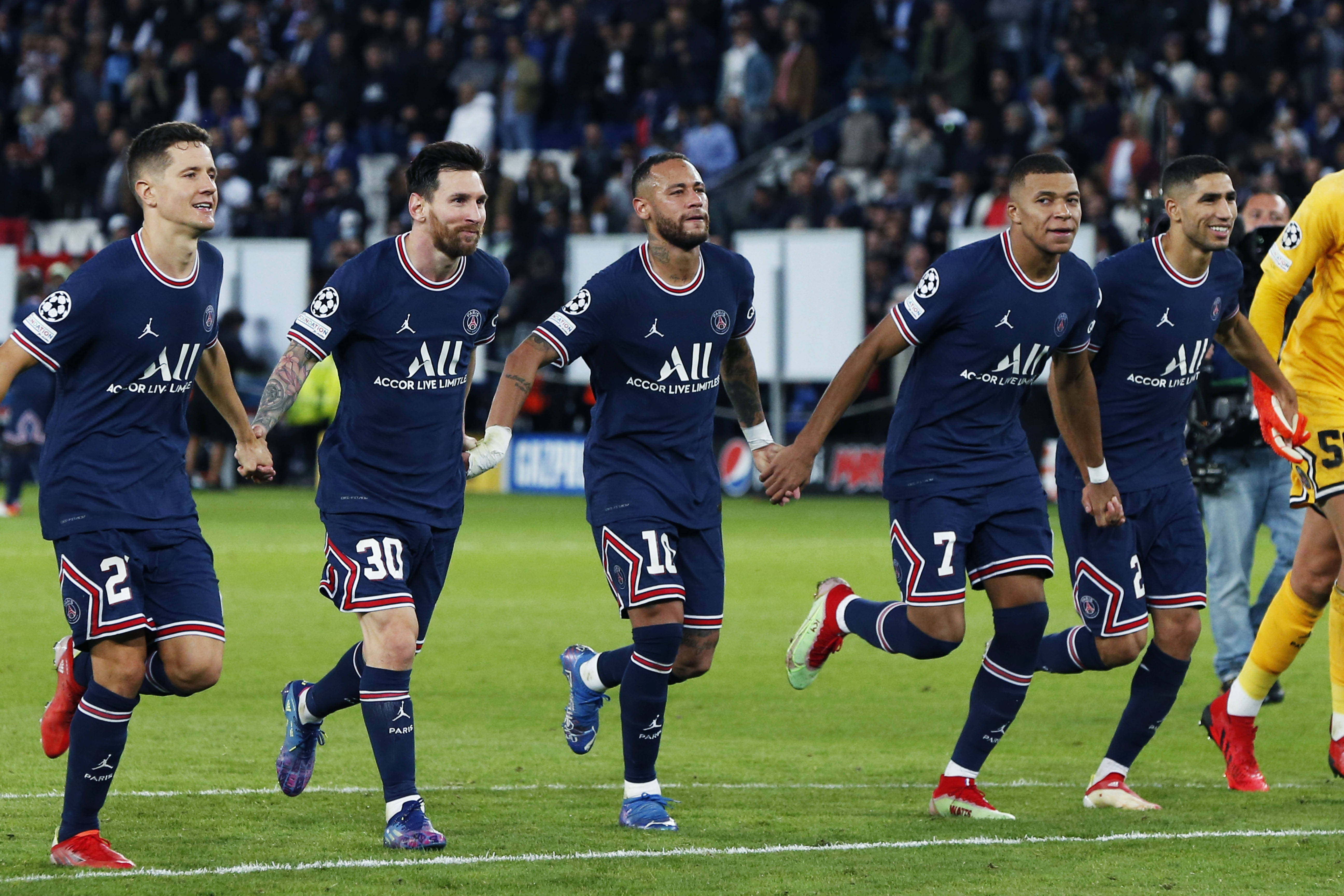 阿斯顿维拉主场-小胜，保级形势渐趋乐观，球迷振奋的简单介绍