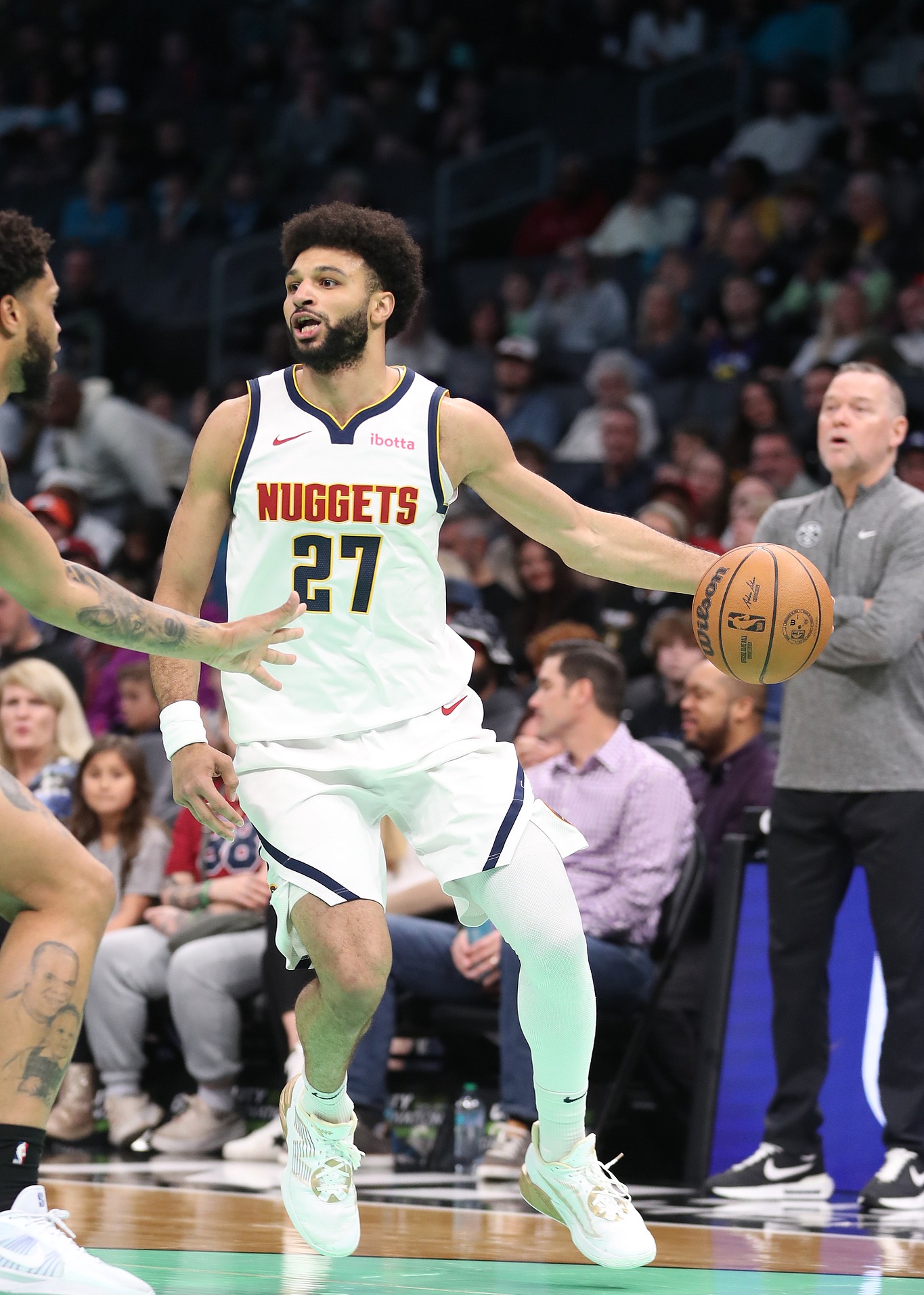 关于黄蜂遭遇掘金逆转绝杀，老将霍华德坐镇支援的信息