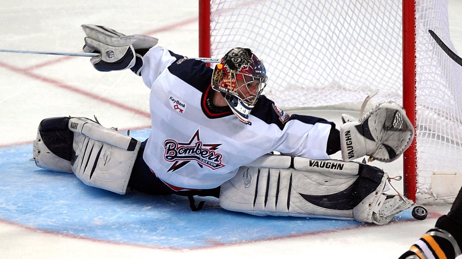 险胜引发热议！，费德勒在MAD比赛中出色防守热度持续攀升